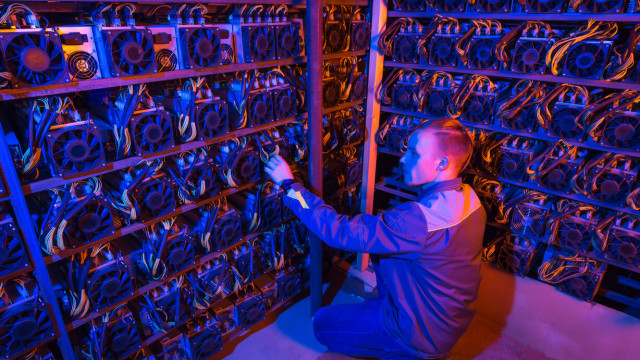 Analisten zien een tragere groei van de Bitcoin-hashrate in 2022 te midden van marktcorrectie