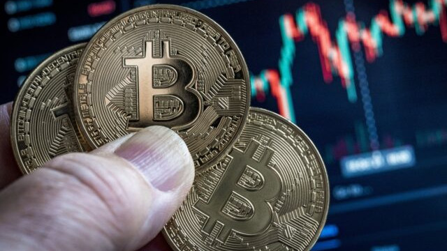 Bitcoin-houders blijven munten absorberen die door paniekverkopers zijn gedumpt
