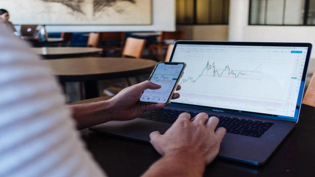 Cardano-prijsanalyse: ADA daalt verder om $ 0,74 februari-low in het vooruitzicht te stellen