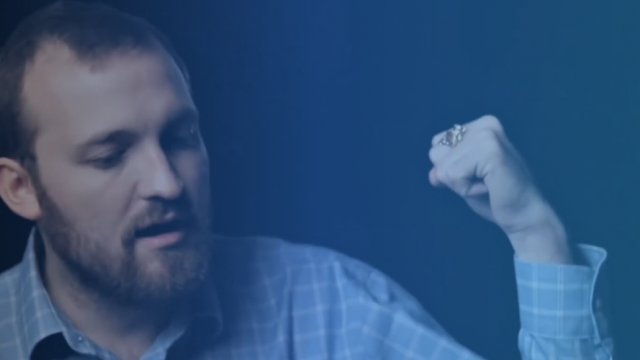Charles Hoskinson van Cardano bekritiseert ConsenSys, beweert dat JPMorgan geen belangen heeft in Cardano
