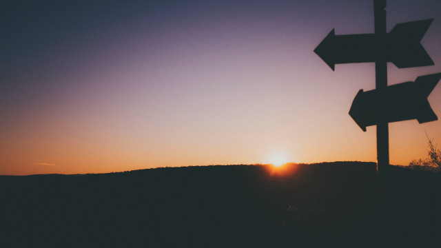 Cosmos, Tron, THETA Prijsanalyse: 15 februari