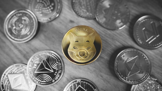 Kijk nu niet, maar Shiba Inu en deze 2 tokens stijgen vandaag